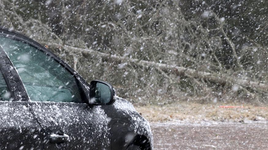 Sateen olomuodon määräytyminen: Miksi lunta sataa, vaikka lämpötila olisikin selvästi plussan puolella? Sateen olomuodon määräytyminen: Miksi lunta sataa, vaikka lämpötila olisikin selvästi plussan puolella?