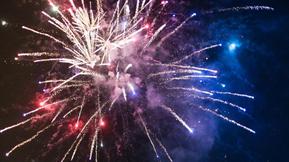 Uudenvuodenyö on hytisyttävän kylmä – pysy lämpimänä! Uudenvuodenyö on hytisyttävän kylmä – pysy lämpimänä!