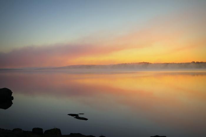 Elokuun aamu Virroilla.