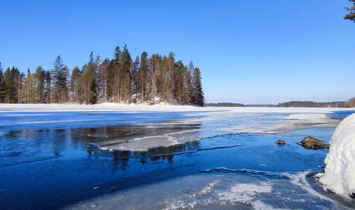 Maaliskuun aurinkoa Maaliskuun aurinkoa.
