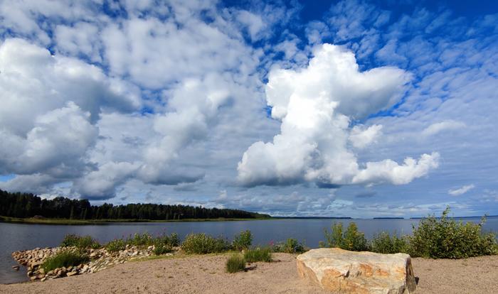 Kumpupilvissä, etenkin Cumulus congestus -pilvissä ja kuuropilvissä on voimakkaita pystyvirtauksia.