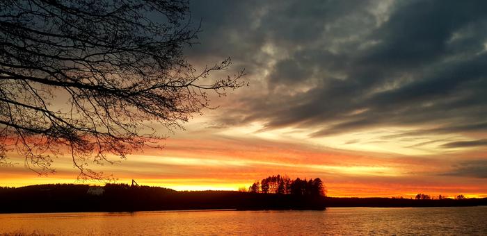 Auringonlasku Auringonlasku Jyväskylässä.