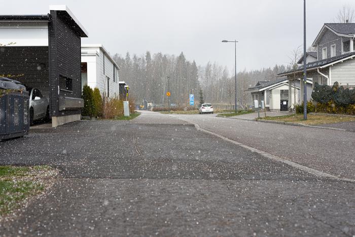 Rakeita satoi Espoon Lintuvaarassa.