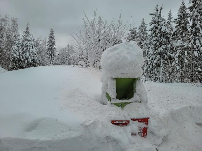 Lunta tulvillaan Lunta on nyt ajankohtaan nähden paikoitellen harvinaisen paljon.
