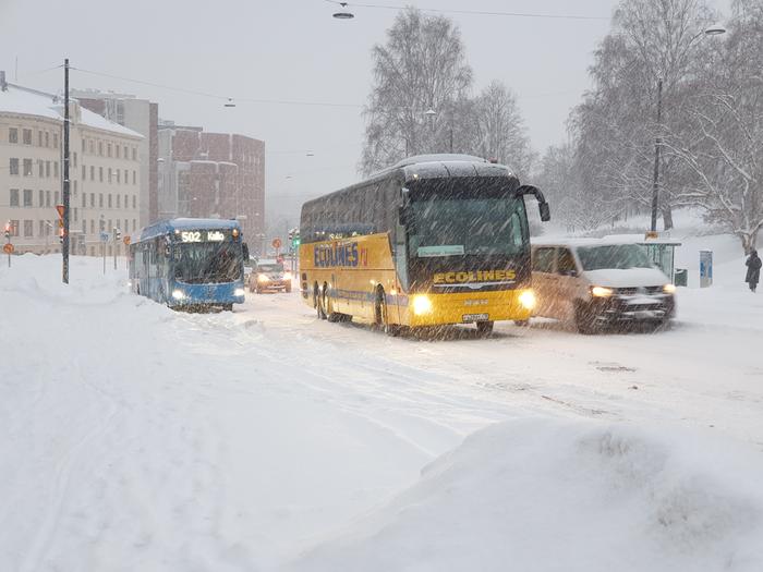 Lumipyry huononsi ajokeliä Helsingissä 13. joulukuuta 2022.