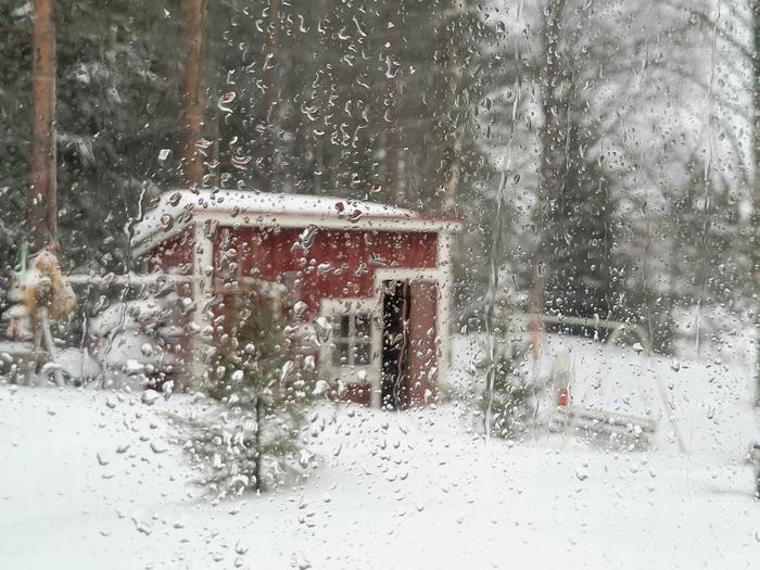 Maaliskuista sadetta.