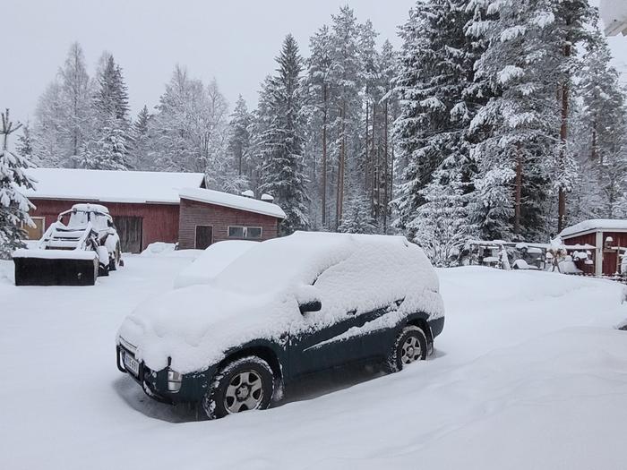 Maaliskuun lumia Maaliskuun loppupuolen tuomia lumia Nurmeksessa.