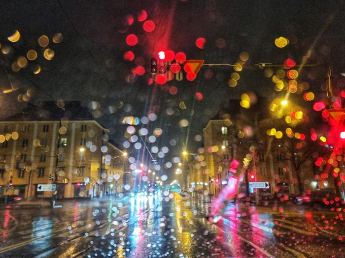 Perjantai-iltana eteläisen Suomen yli liikkui runsaita vesisateita, mutta sunnuntaiyöstä lähtien sateet muuttuvat lumeksi myös maan eteläosassa.