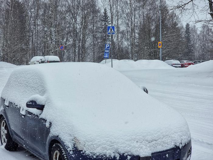 Maaliskuun loppu 2023 toi lumisateita myös eteläiseen Suomeen.