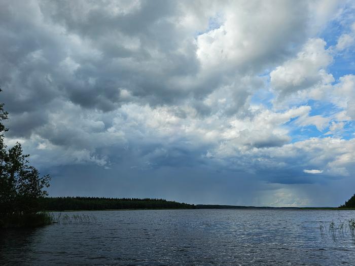Sade- ja ukkoskuurot yleistyvät Alkavalla viikolla sade- ja ukkoskuuroja on odotettavissa monin paikoin.