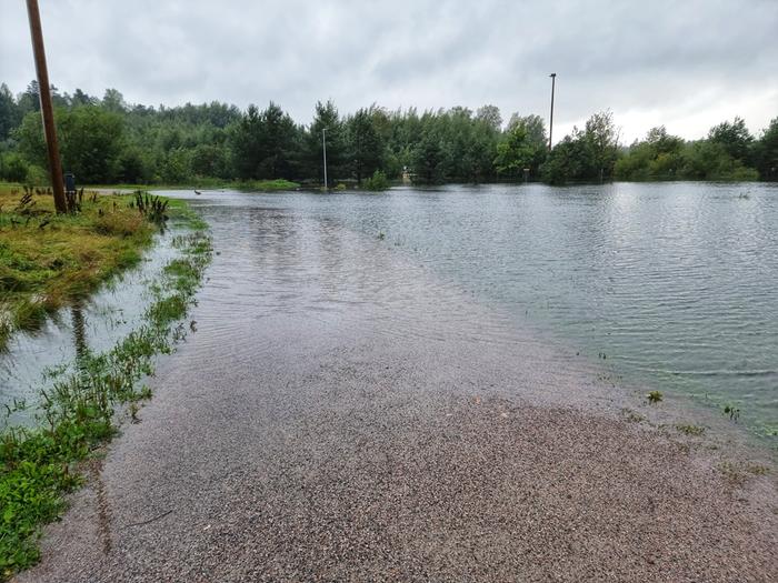 Tulvaa Helsingissä Runsaat sateet ovat laukaisseet paikallisia tulvia.