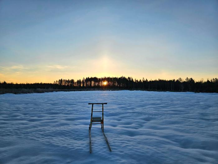 Potkukelkka Maaliskuinen pakkasaamu.