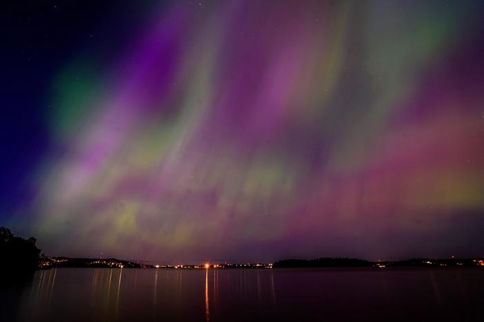 Revontulet Revontulia Tampereella toukokuussa 2024.