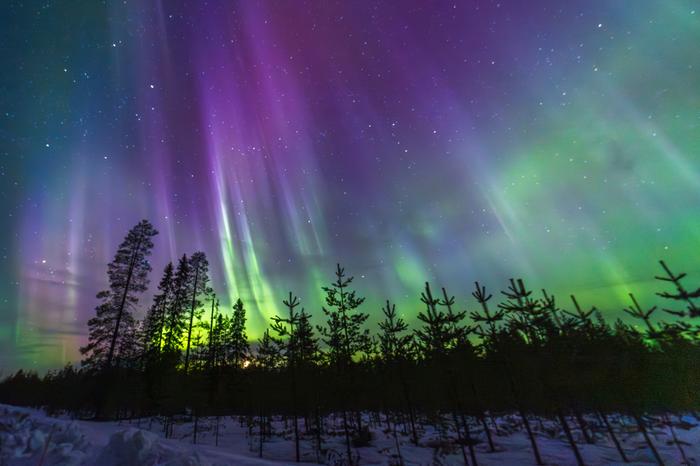 Revontulia Taivalkoskella.