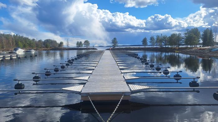 Tyyni Oulujärvi toukokuisena päivänä.