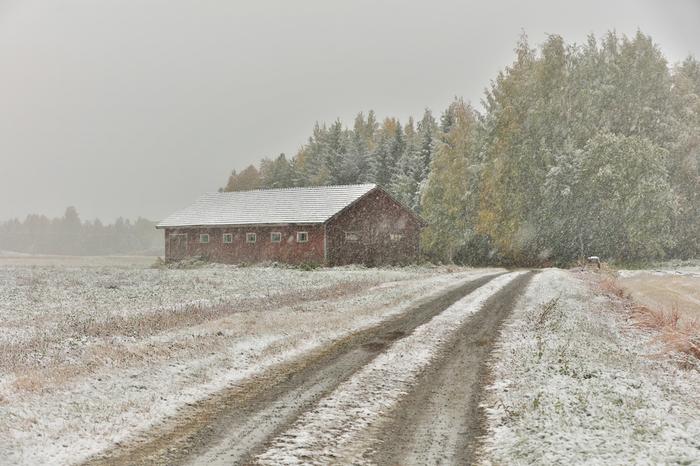 Syyskuisia lumisateita Vaalassa.