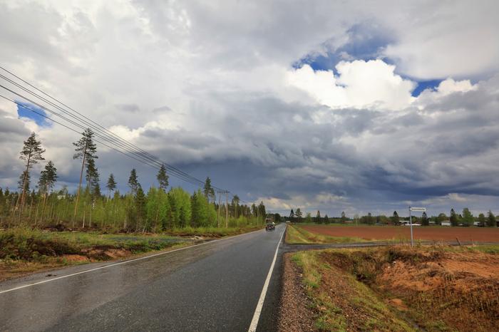 Pilviä ja ukkosen jyrinää Utajärvellä.