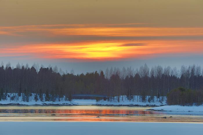 Saharan hiekkapöly voi värjätä auringonlaskun upeaksi.