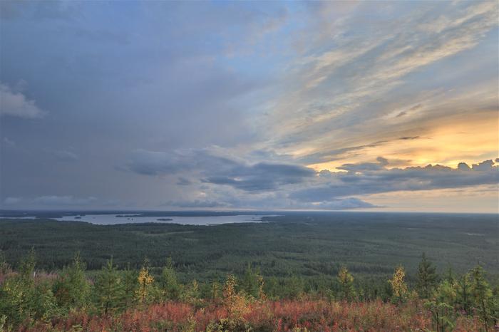 Sateita leviää Paltamon Kivesvaaran läheisyyteen.