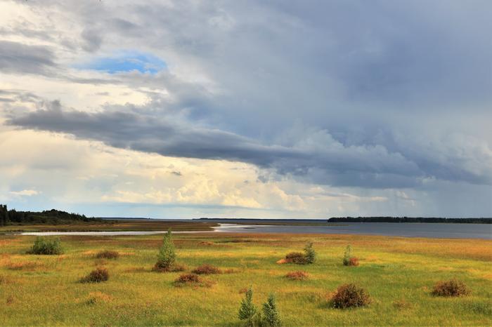 Sadekuuro Oulujärvellä.