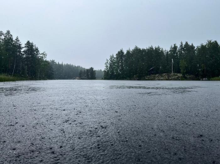 Matalapainesään myötä sää on monesti sateista ja runsaspilvistä.
