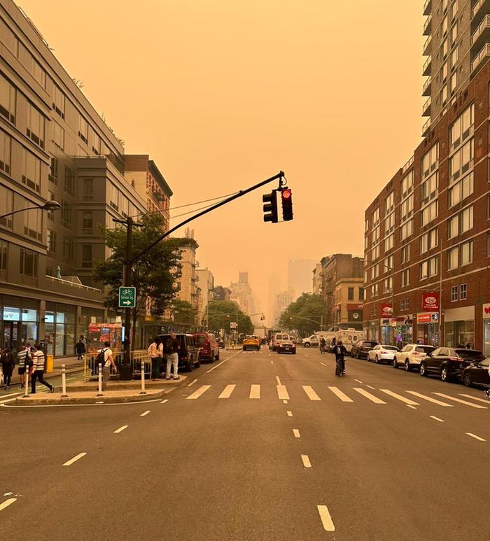 New York peittyi savuun Kanadan maastopalojen takia kesäkuussa 2023.