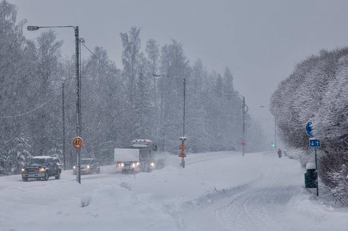 Lumisade heikensi ajokeliä Ylöjärvellä.