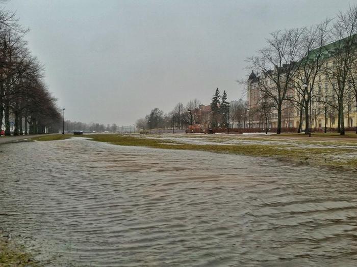 Lauhoina talvia alava maa voi tulvia runsaiden vesisateiden seurauksena.