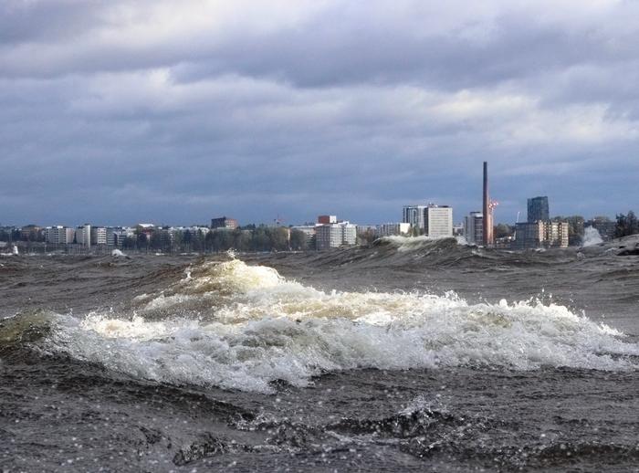 Aila-myrsky mylläsi Näsijärvellä.