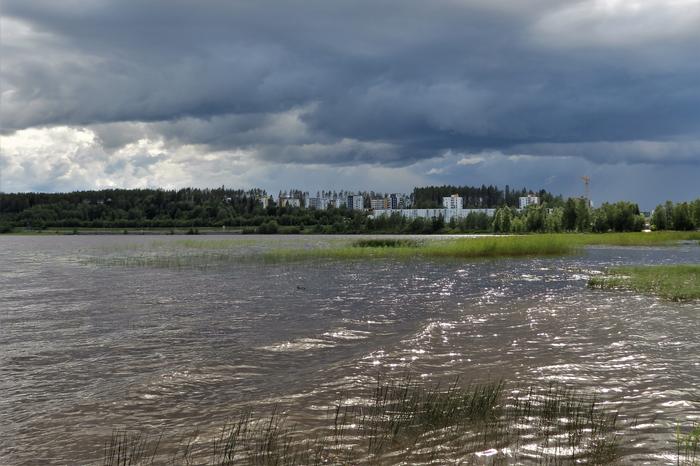 Tuulta, aurinkoa ja sadepilviä.