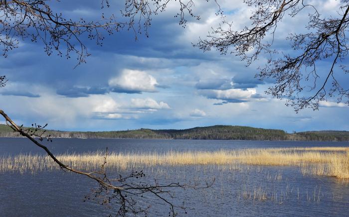 Pilviä Päijänteen yllä Jyväskylässä toukokuussa 2020.