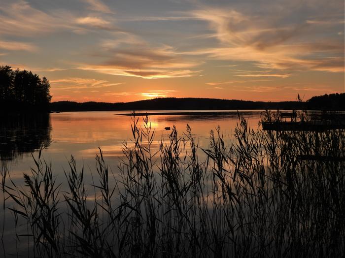 Auringonlasku Valkealassa Kouvolassa.