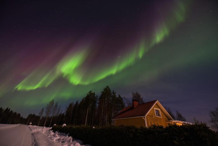 Maaliskuisia revontulia.