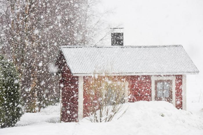 Lumisadetta Huhtikuisia lumisateita Nurmeksessa.