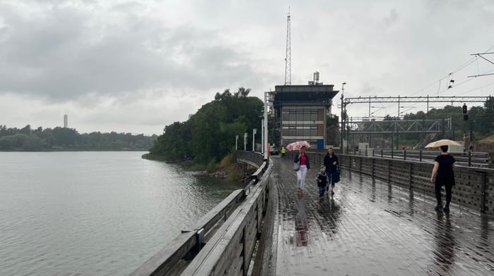 Sateinen päivä Helsingissä.