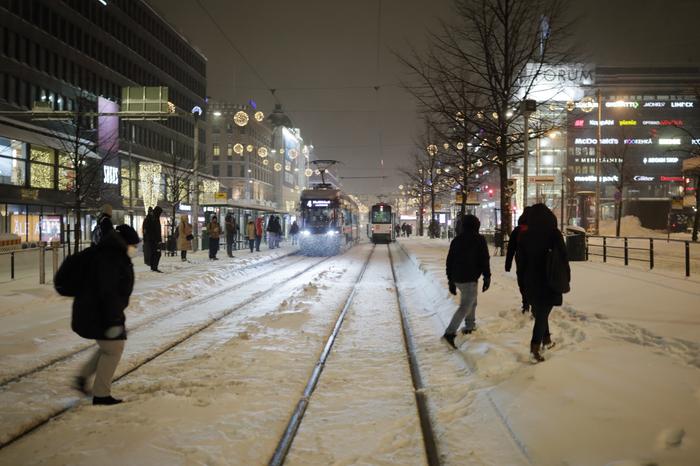 Toini-pyry toi lumisateita Helsinkiin tammikuussa 2021.
