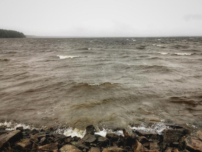 Ulla-myrsky nostatti aallokkoa Oulujärvellä. Kesämyrskyn yhteydessä sisämaassakin havaittiin paikoin myrskypuuskia. Voimakkain oli Liperin Tuiskavanluodossa 23,3 m/s.