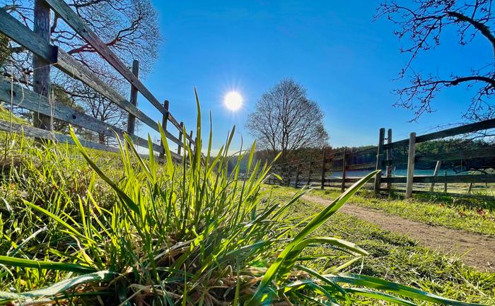 Auringon UV-säteilyltä on syytä suojautua, kun UV-indeksi on luokkaa 3 tai enemmän.