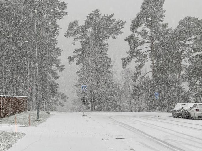 Luminen Vaasa Lumi peitti Vaasan kadut.