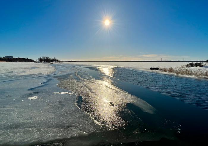Aurinkoinen maaliskuun aamupäivä Vaasassa.