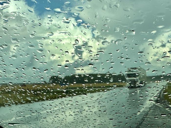 Vesisadetta Vaasassa Heinä- ja elokuu ovat olleet hyvin sateisia Suomessa.