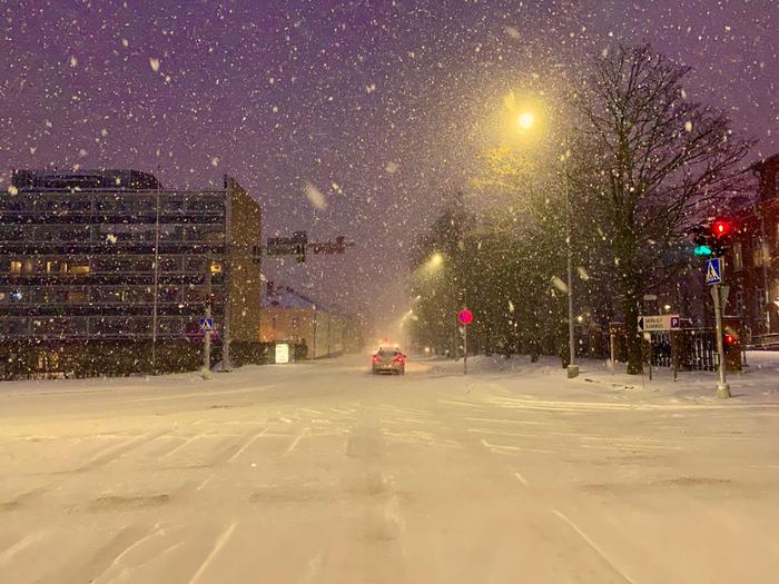 Lumisateita Vaasassa maaliskuussa 2022.