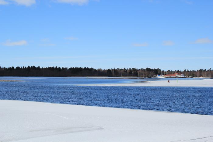 Huhtikuun alussa koetaan vielä talvisia säitä koko maassa. 