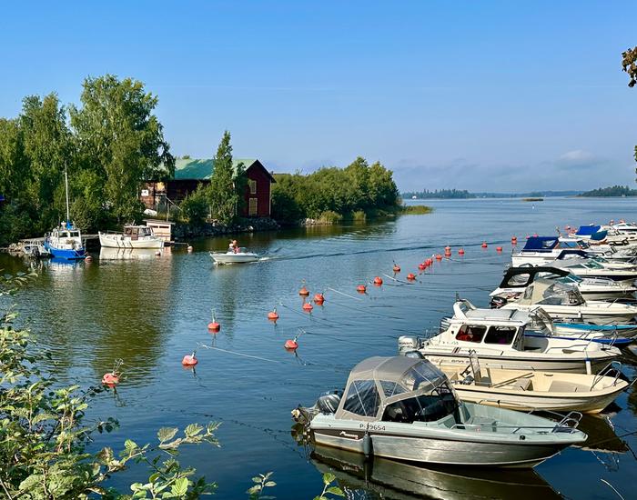 Syyskuun lämpöä Syyskuun 2024 alussa Suomessa koettiin kesäistä lämpöä, paikoin jopa hellettä.