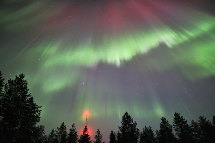 Revontulia Vaalassa.