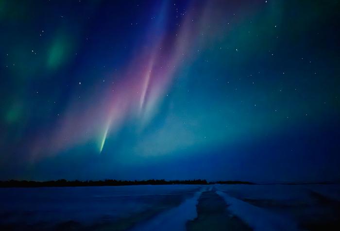 Revontulet Inarijärvellä.