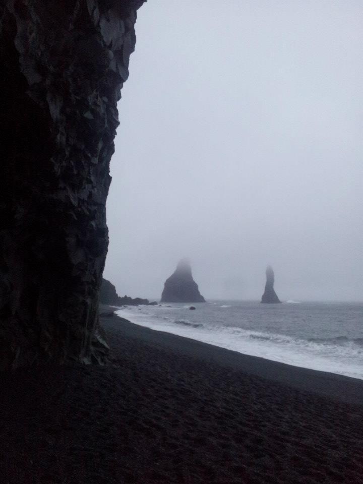 Sumuinen Islanti Sumuinen ja myrskyisä Etelä-Islanti kesällä