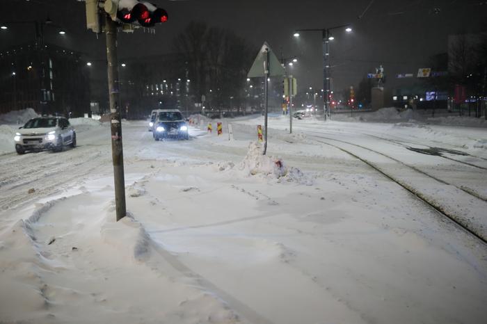 Tammikuinen lumimyräkkä toi Etelä-Suomeen reippaasti lunta.