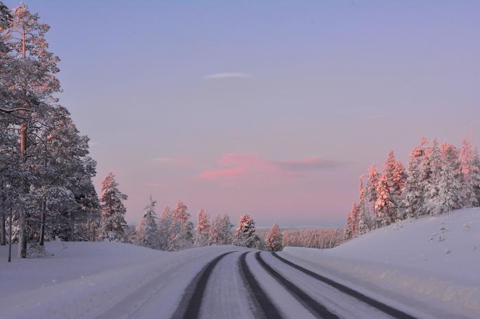 Lapin kireät pakkaset ja kaamos tammikuun alussa 2020, Ylläs-tunturi.