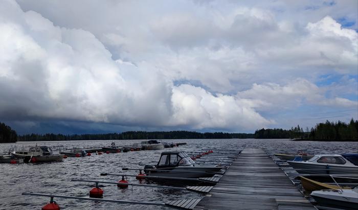 Kuurosateet lähestyvät Kajaania 2.6.2022.